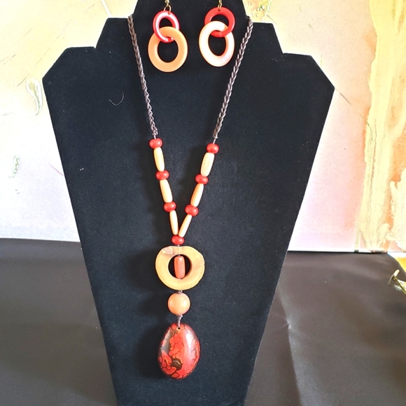 Jewelry - Tagua Necklace and earrings